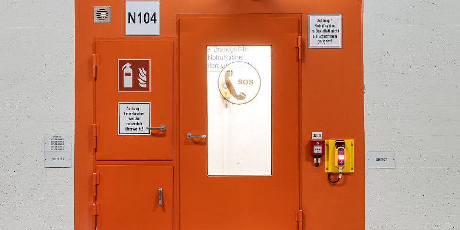 Lackeinsparung bei Tür- und Torsystemen dank Elektrostatik-Pistolen